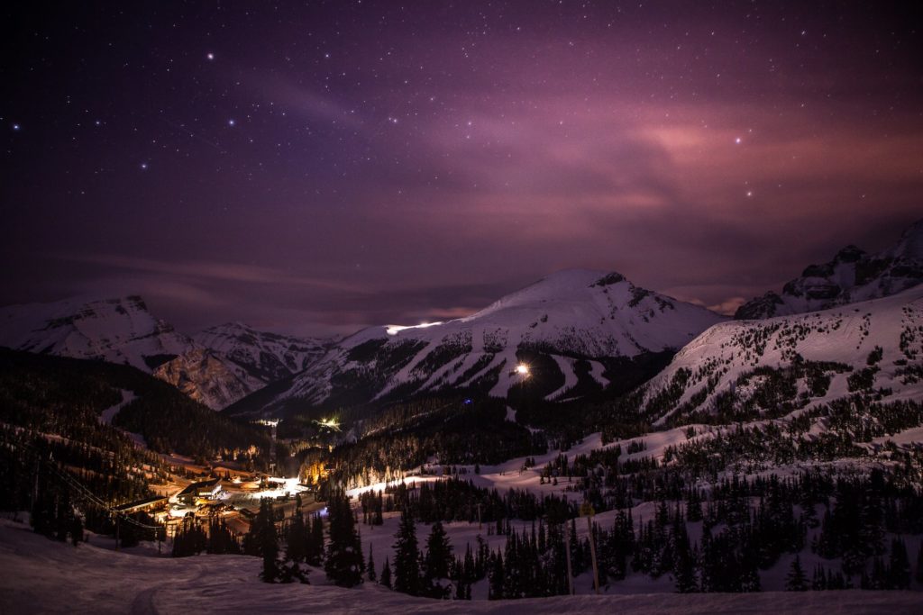 Spring Break 2021 in Banff is the perfect time to look up for the Northern Lights.