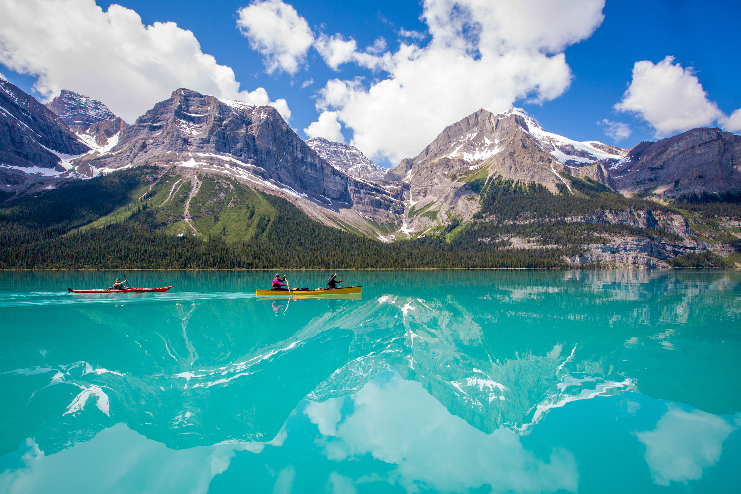 Maligne-Lake-Canoers-Kayakers.jpg