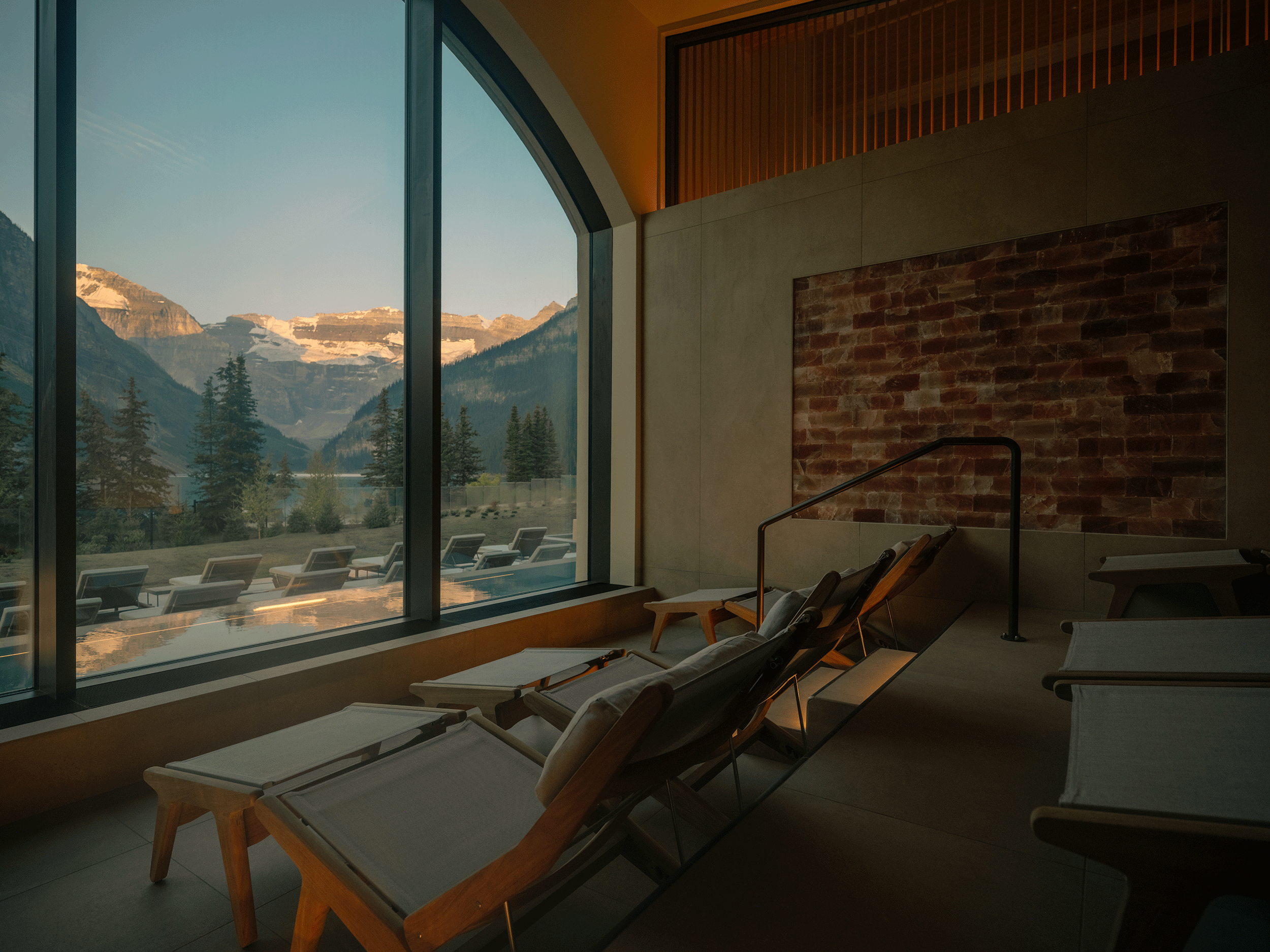 Salt-Relaxation-Room-at-BASIN-Glacial-Waters